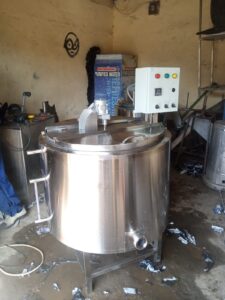 YOGURT MAKING MACHINE